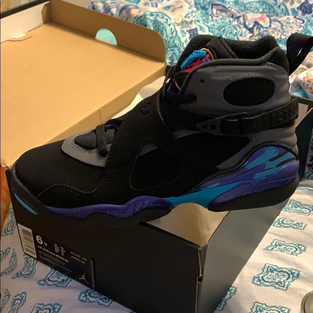 Air Jordan 8 Retro BG